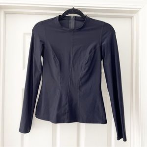 Ebw size medium women's black long sleeve rashguard w back zip up